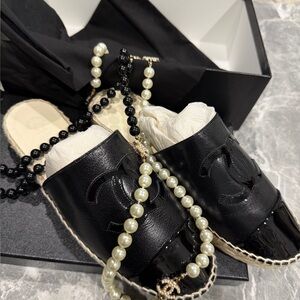 CHANEL Black and Beige leather Espadrilles